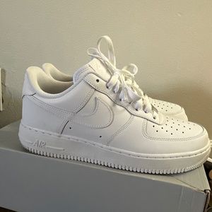 Nike size 9 air forces